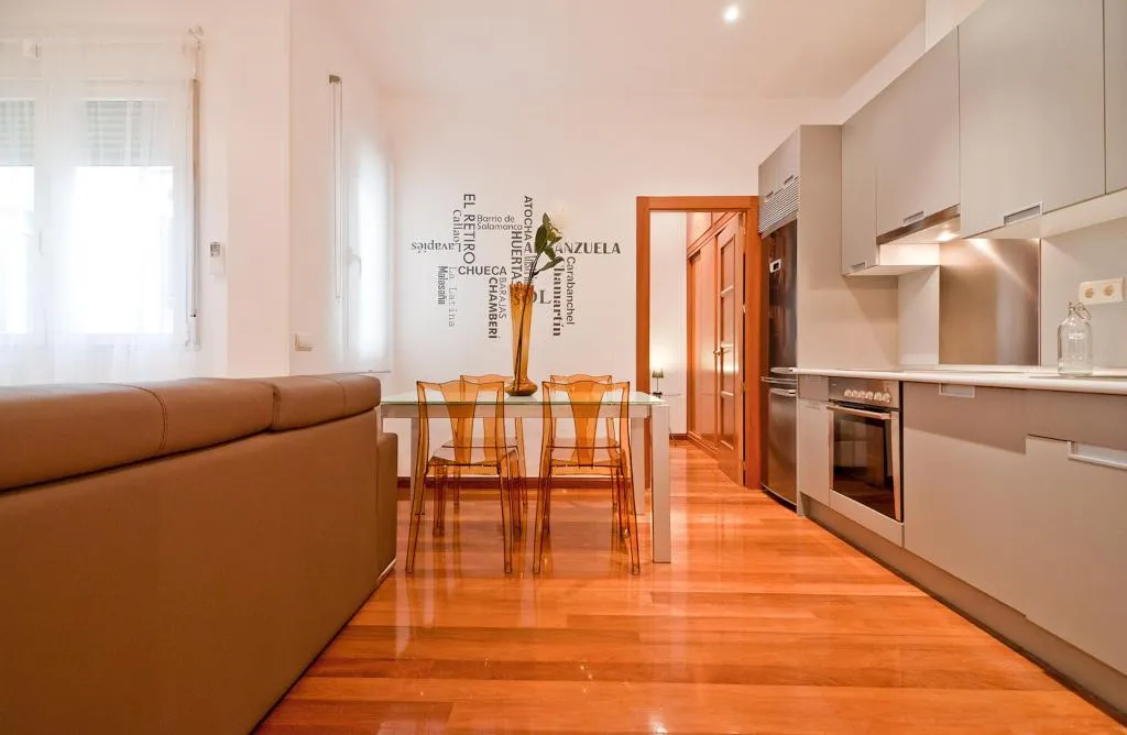 APARTMENT CAPACITY 4 Room, Smartr Madrid Atocha, Madrid