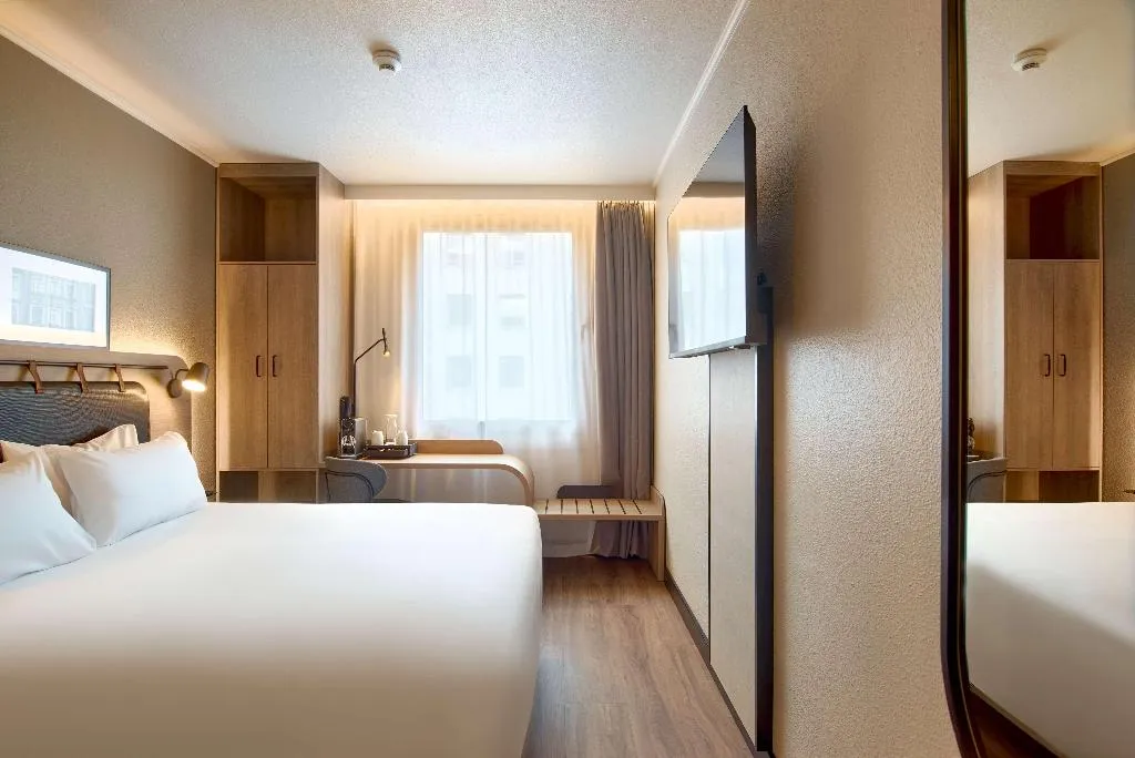 DOUBLE SUPERIOR KING BED Room, Campanile Prime Krakow Old Town, Krakow