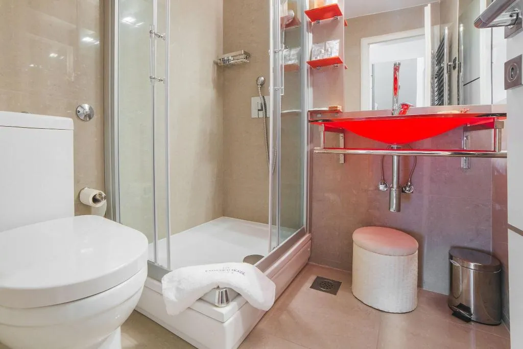 Room, House Karkovich, Split