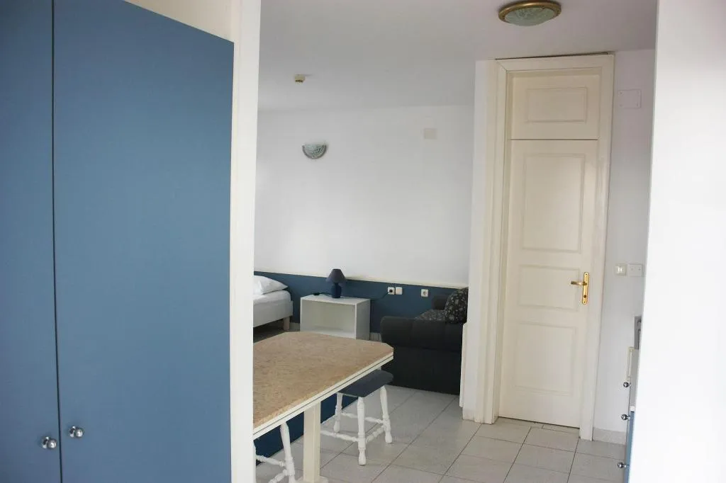 Room, Ivan, Split