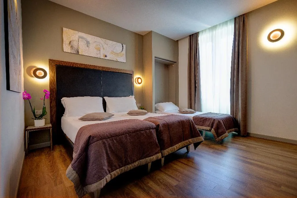 TRIPLE STANDARD Room, Al Manthia Hotel, Rome