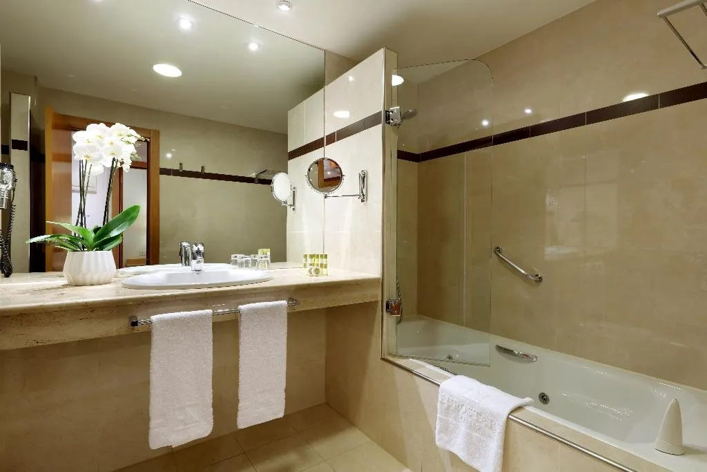 JUNIOR SUITE STANDARD Room, Eurostars Centrum Alicante, Costa Blanca
