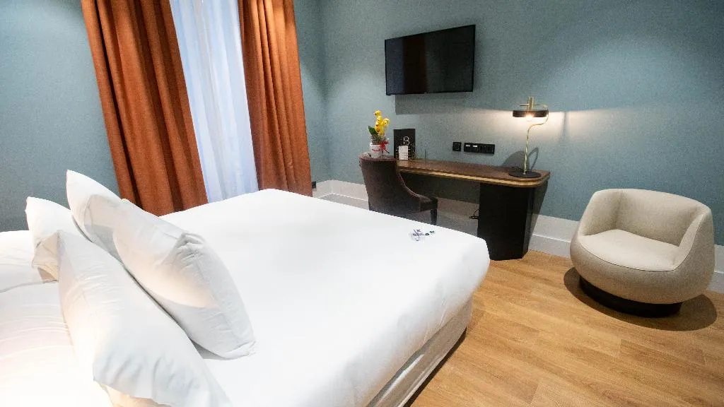 DOUBLE STANDARD Room, Soho Boutique Congreso, Madrid