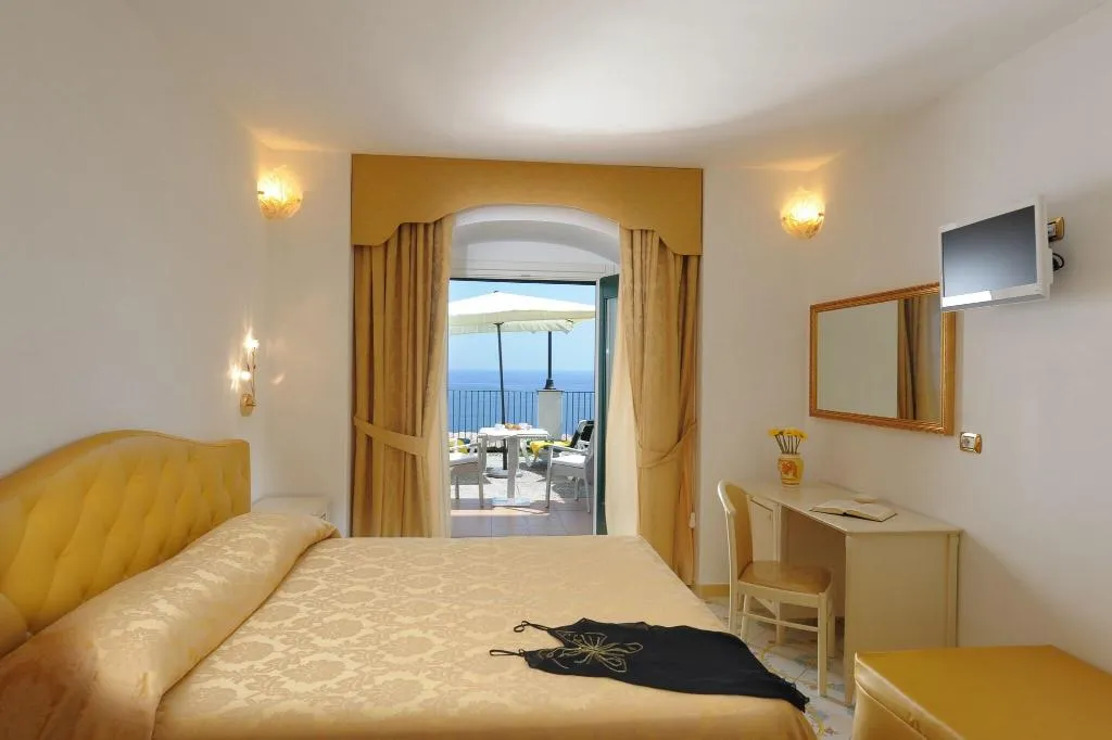 Room, Villa Maria Pia, Naples