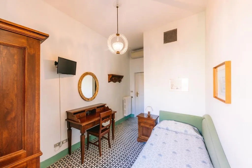 SINGLE STANDARD Room, Hotel Toro, Naples
