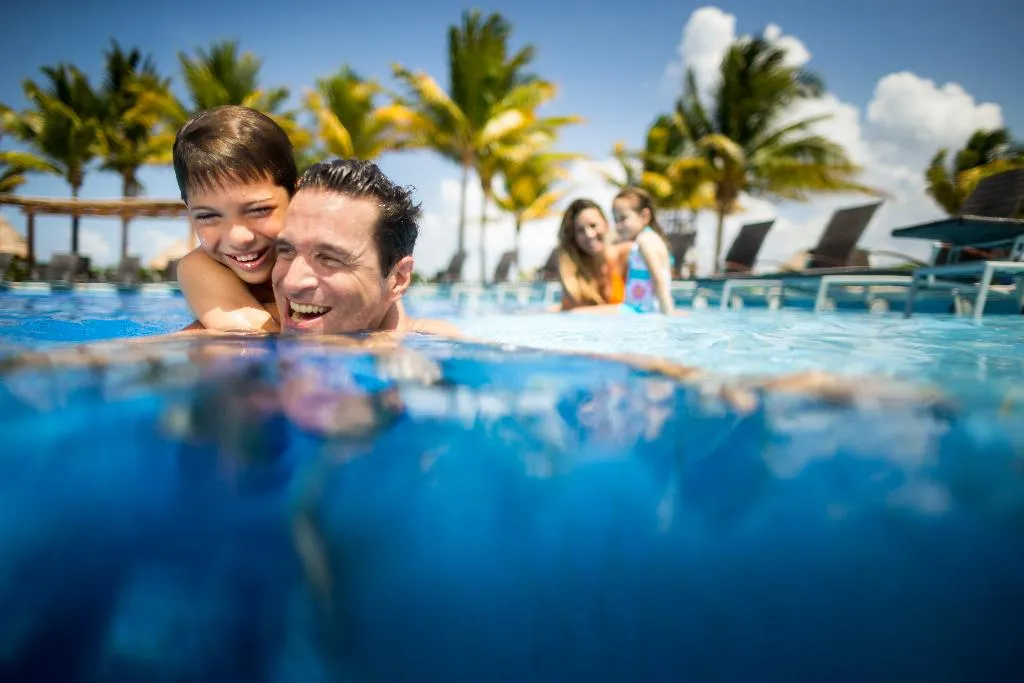 Pool, BlueBay Grand Esmeralda, Playa Del Carmen