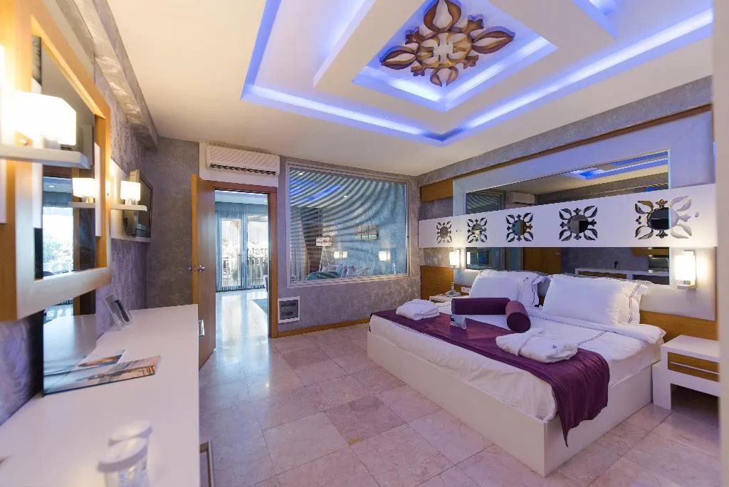 SUITE POOL VIEW Room, Flora Garden Beach Side, Antalya