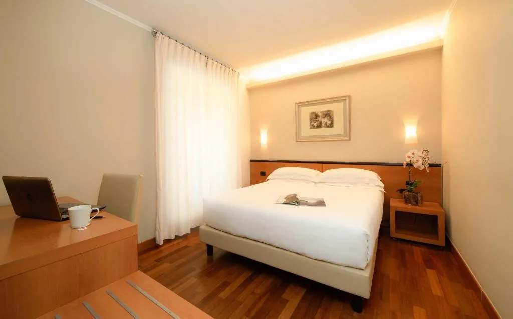 DOUBLE BASIC Room, Fenice Hotel Milan, Milan