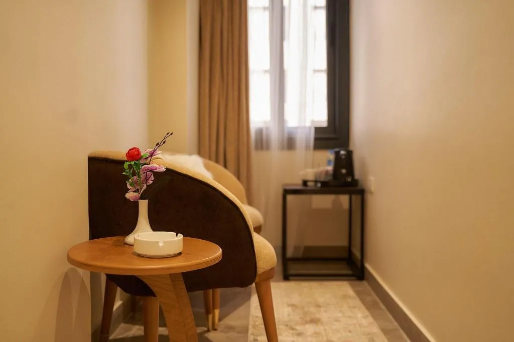 Room, Gold's Pyramids Hotel, Cairo