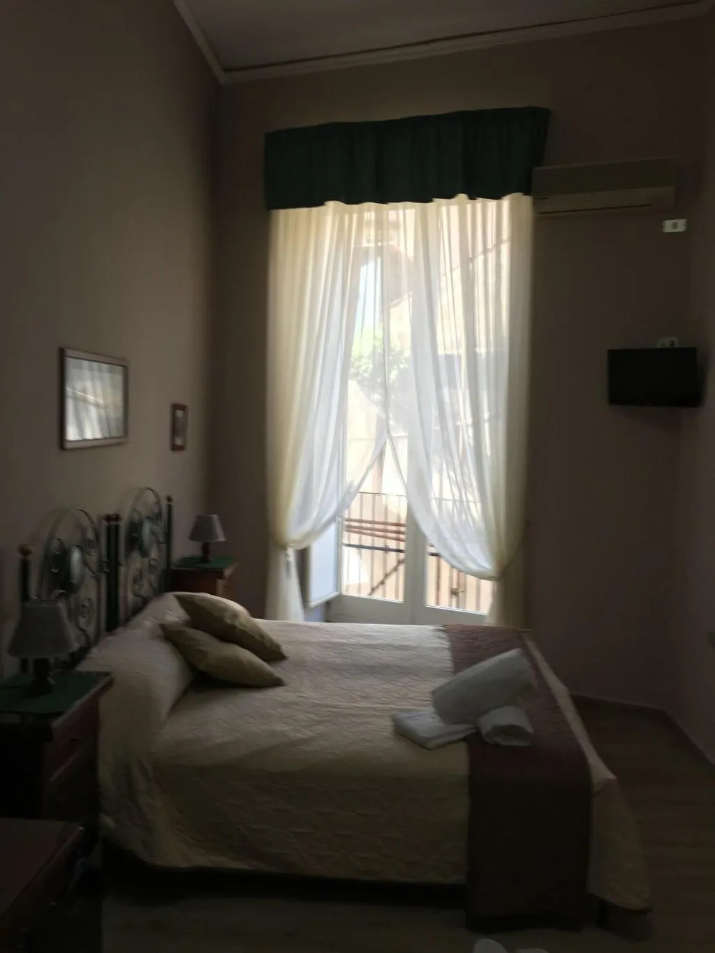 Room, Soggiorno Paradiso Due, Naples