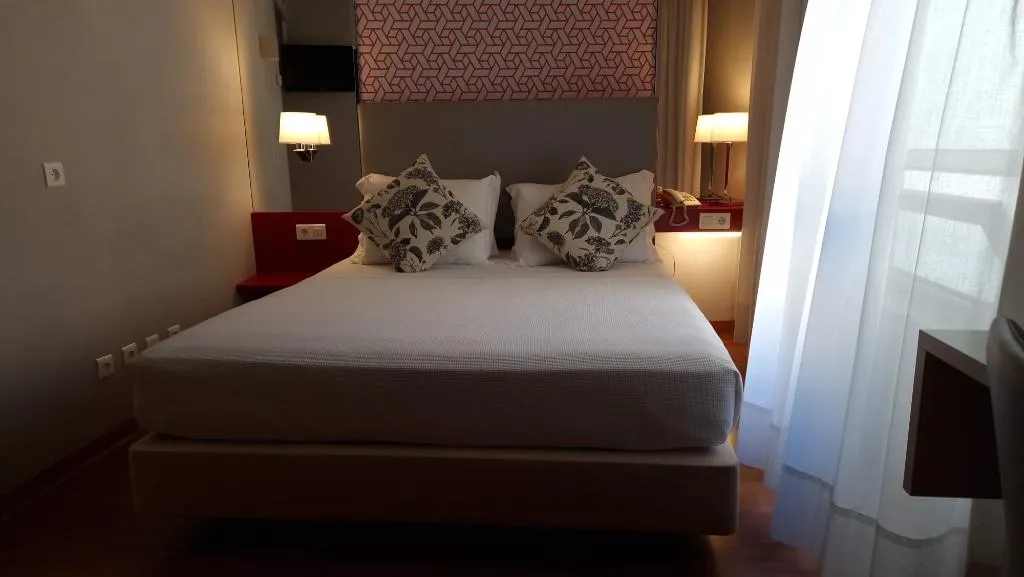 DOUBLE ECONOMY Room, 3K Madrid, Lisbon