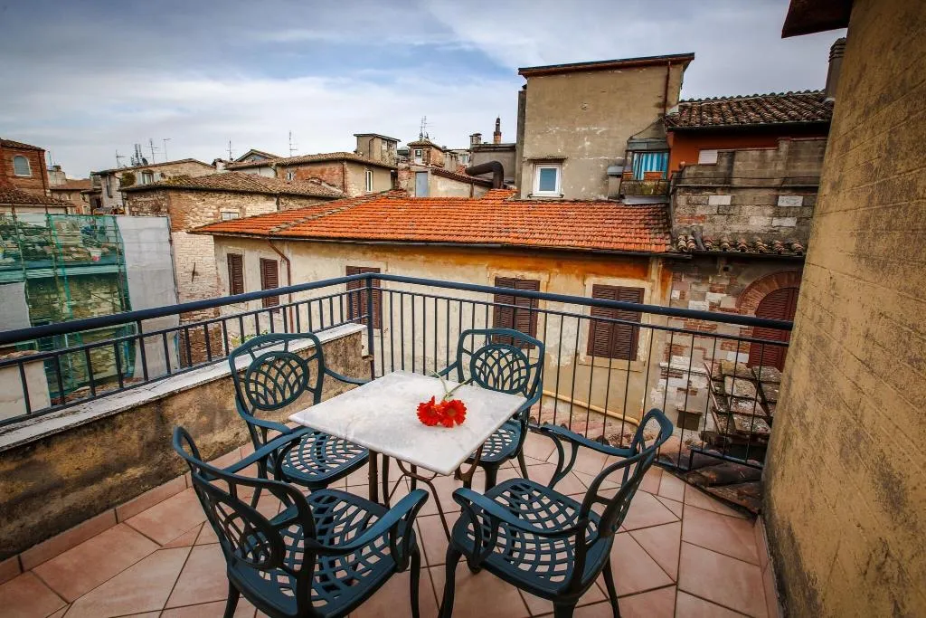 Terrace, Hotel Fortuna, Perugia