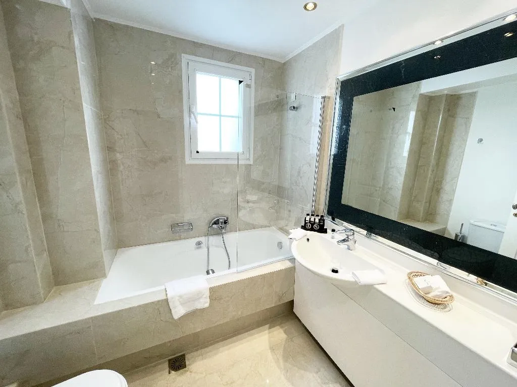 SUITE LUXURY Room, Theoxenia House, Athens