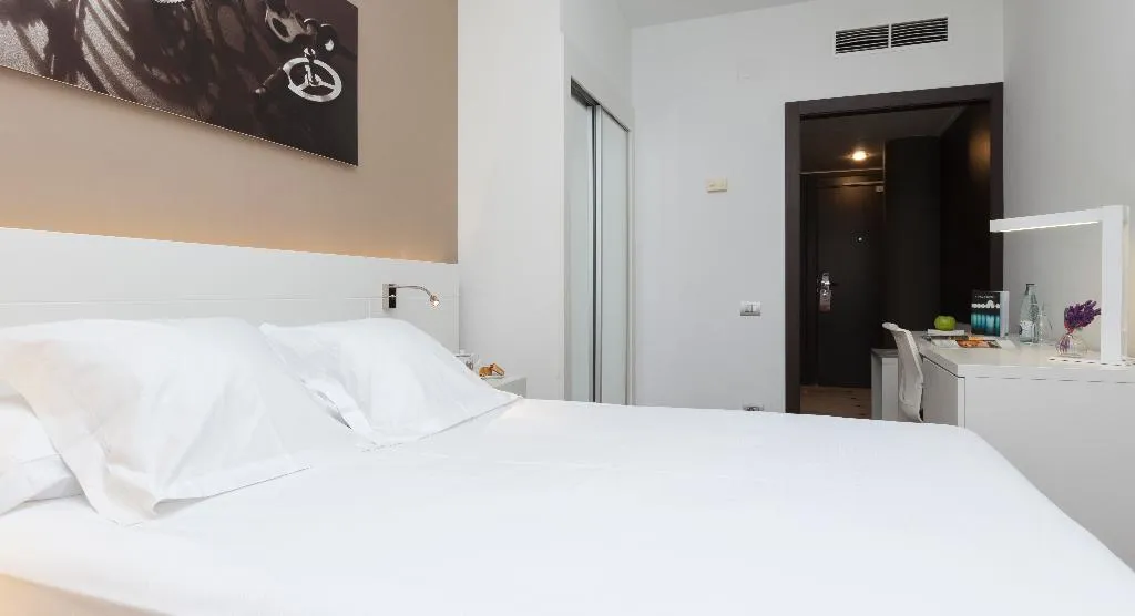 SINGLE STANDARD Room, URH Ciutat de Mataró, Barcelona