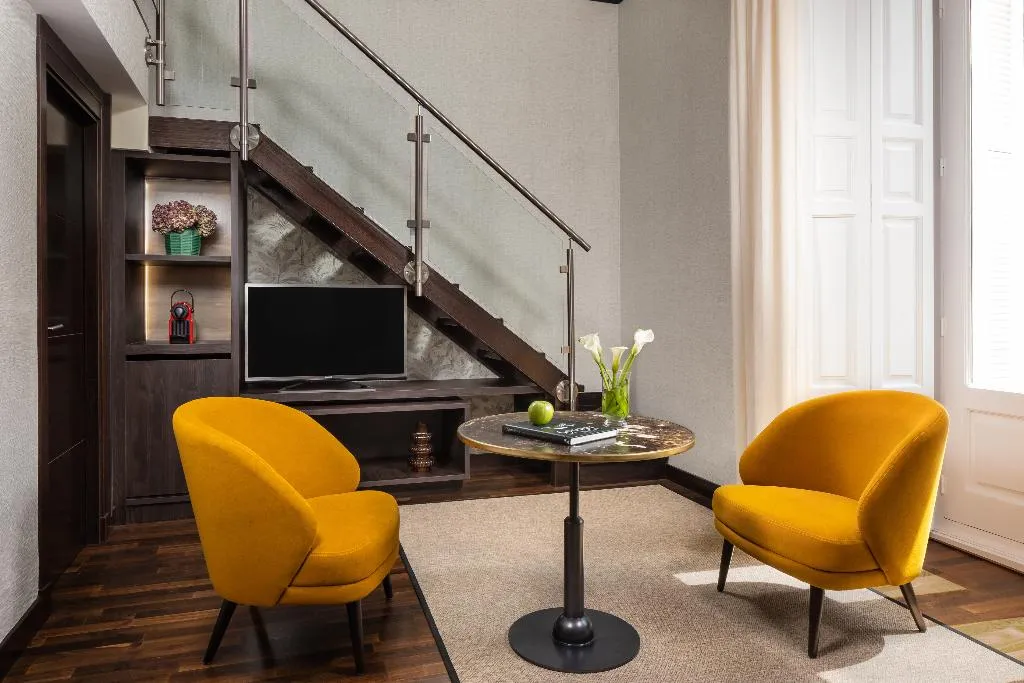SUITE STANDARD Room, NH Collection Madrid Palacio de Tepa, Madrid