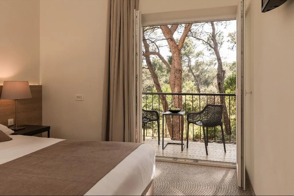 SUITE SUPERIOR WITH BALCONY Room, Aminess Senses Hvar Resort, Split