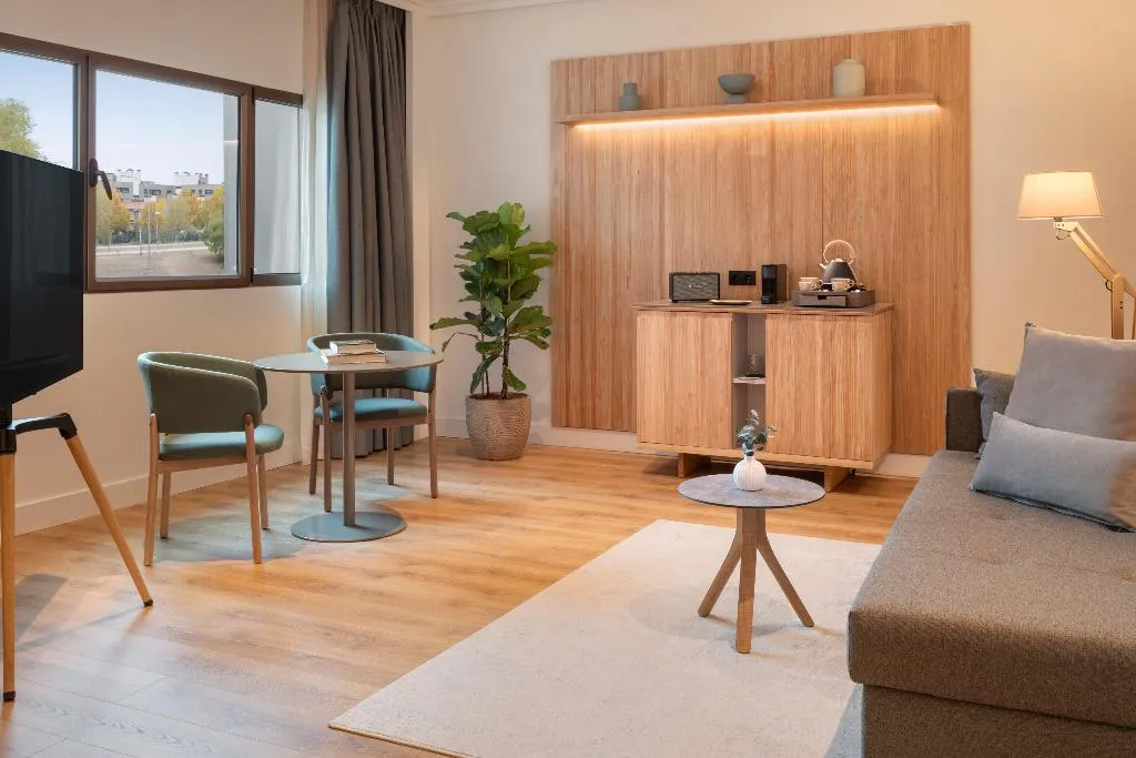 JUNIOR SUITE STANDARD Room, Melia Barajas, Madrid