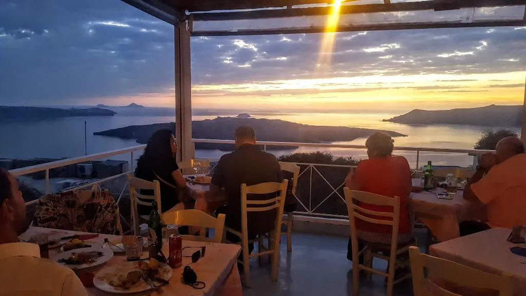 Restaurant, Pleasure Beachside Studios, Santorini