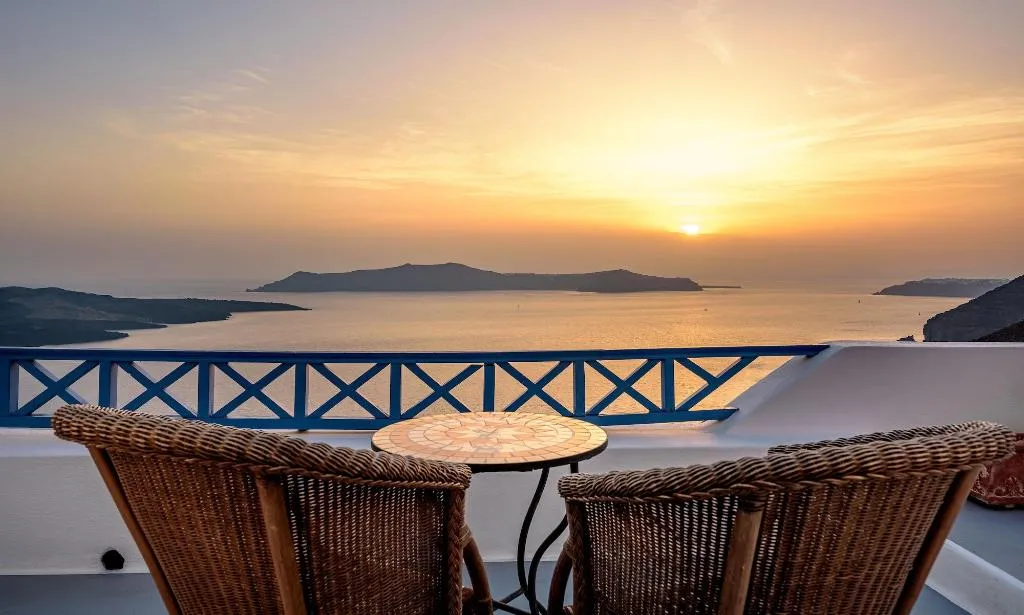 Room, Golden Grey Goose, Santorini
