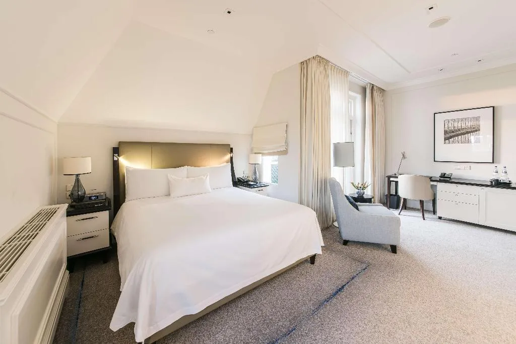 DOUBLE PREMIER Room, Waldorf Astoria Amsterdam, Amsterdam