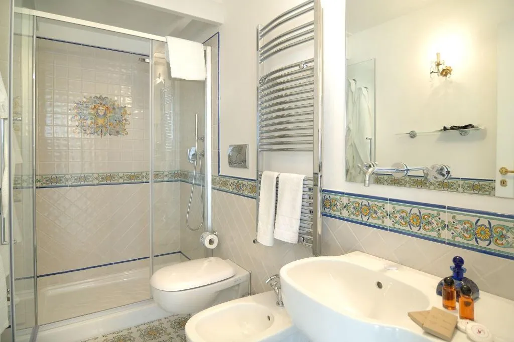 Room, Residenza Luce, Naples
