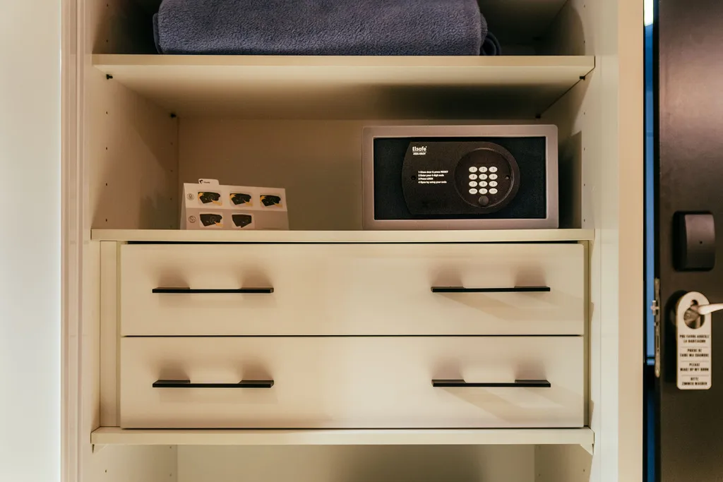DOUBLE SUPERIOR Room, New Hotel Colon, Barcelona