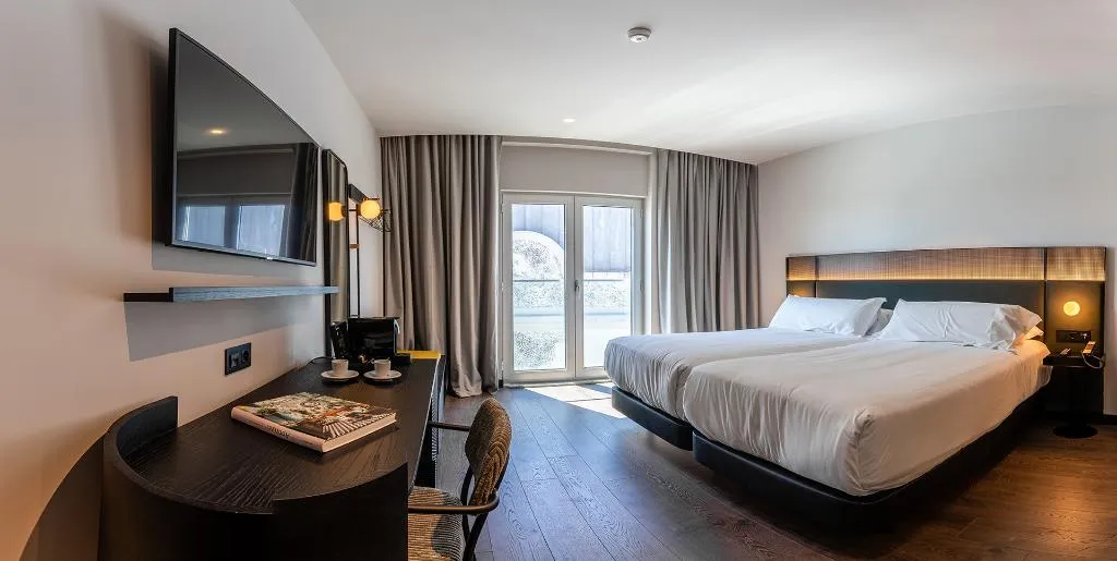 Double or Twin GARDEN VIEW WITH BALCONY Room, Chic & Basic Gravity, Porto