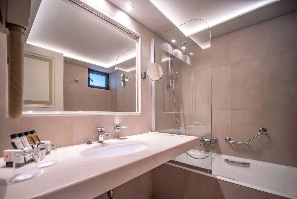 Room, Ramada by Wyndham Loutraki Poseidon Resort, Kalamata