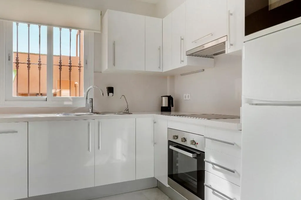 APARTMENT CAPACITY 6 TWO BEDROOMS Room, Los Amigos Beach Club, Costa Del Sol