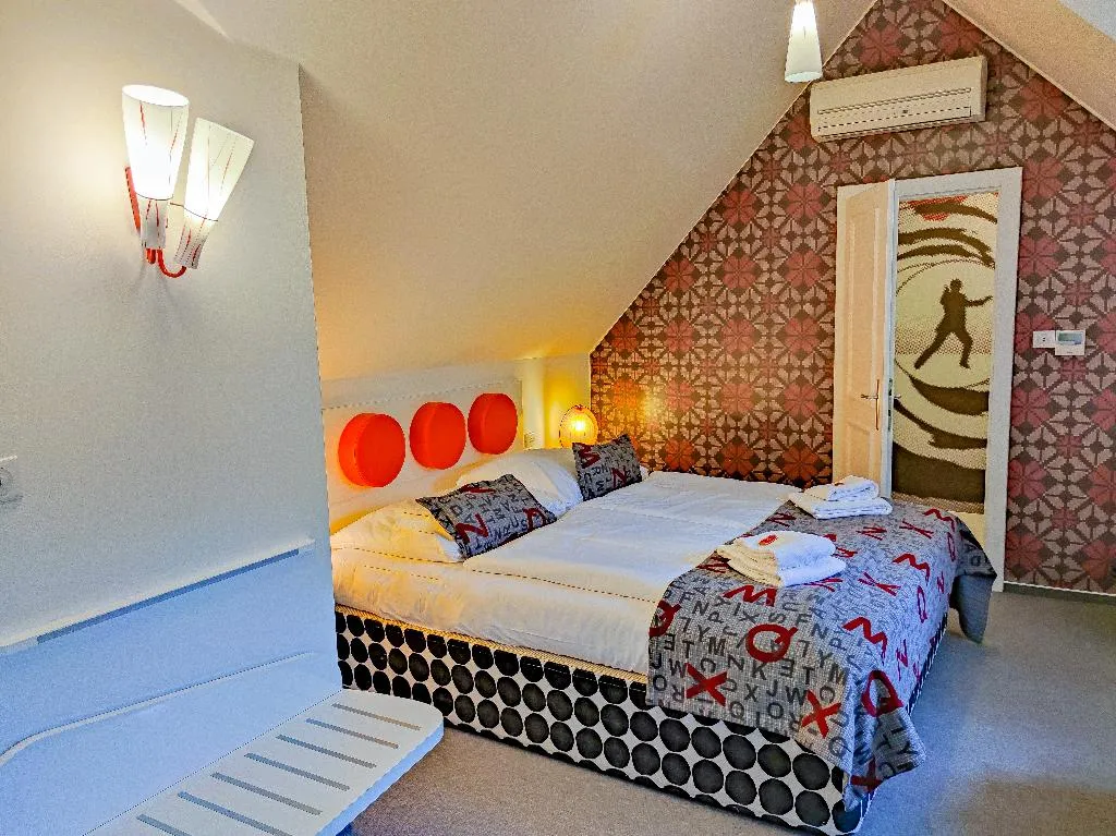 DOUBLE SUPERIOR Room, LH Vintage Design Hotel Sax, Prague