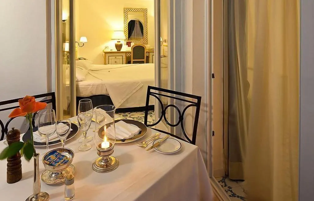 Room, Grand Hotel il Moresco, Naples
