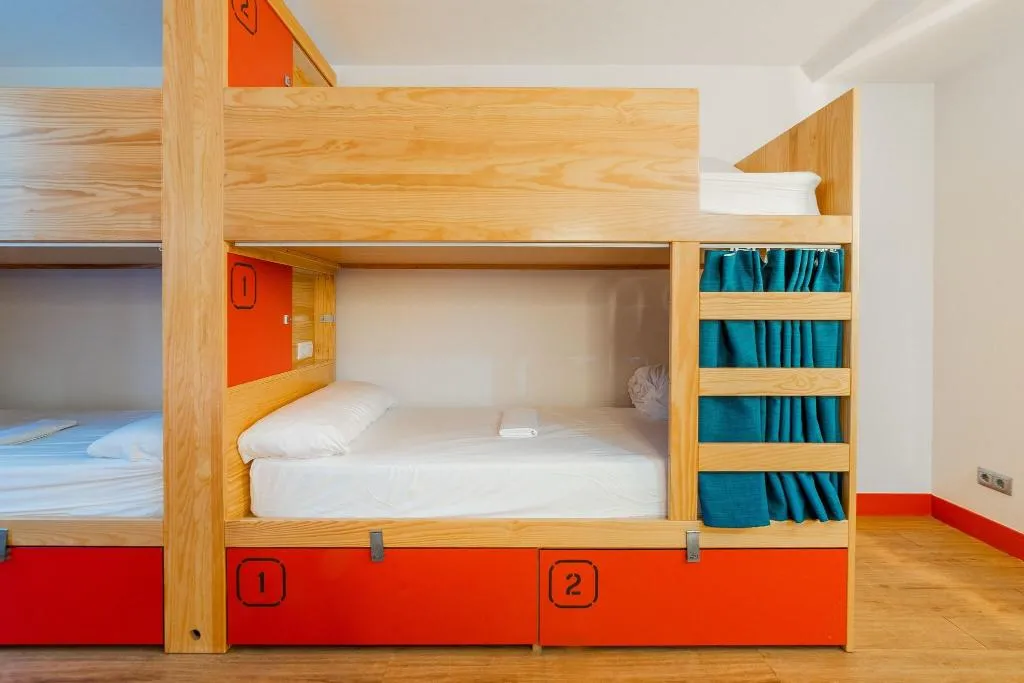 Bed in dormitory WITH SHARED BATHROOM Room, Ok Hostel Madrid, Madrid