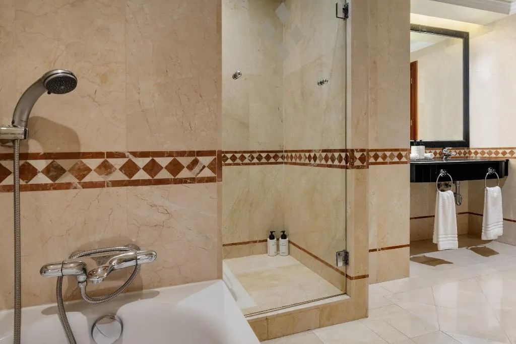 DOUBLE CLUB PREMIUM Room, InterContinental Madrid, Madrid