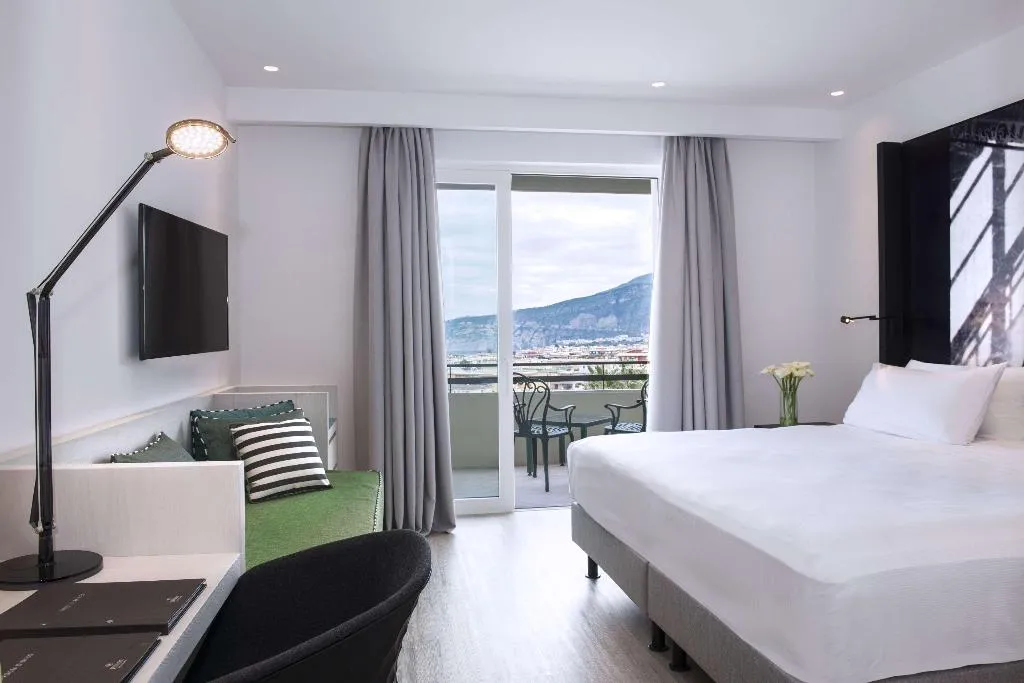 TRIPLE SUPERIOR SEA VIEW Room, Hilton Sorrento Palace, Naples