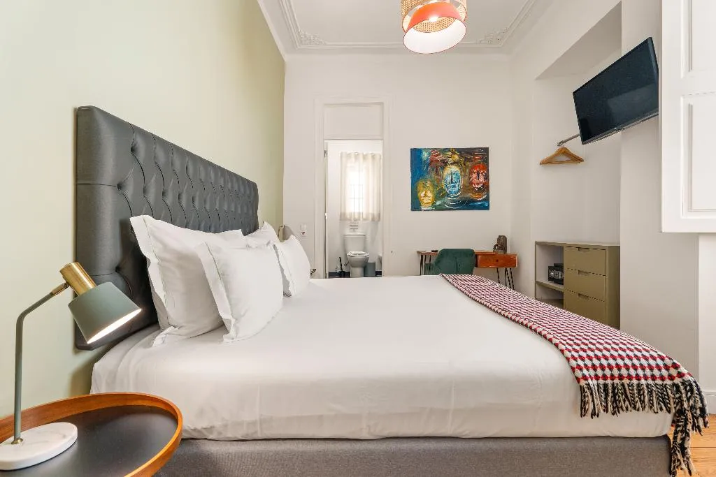 DOUBLE ONE BEDROOM ONE BATHROOM Room, Casa do Bairro by Shiadu, Lisbon