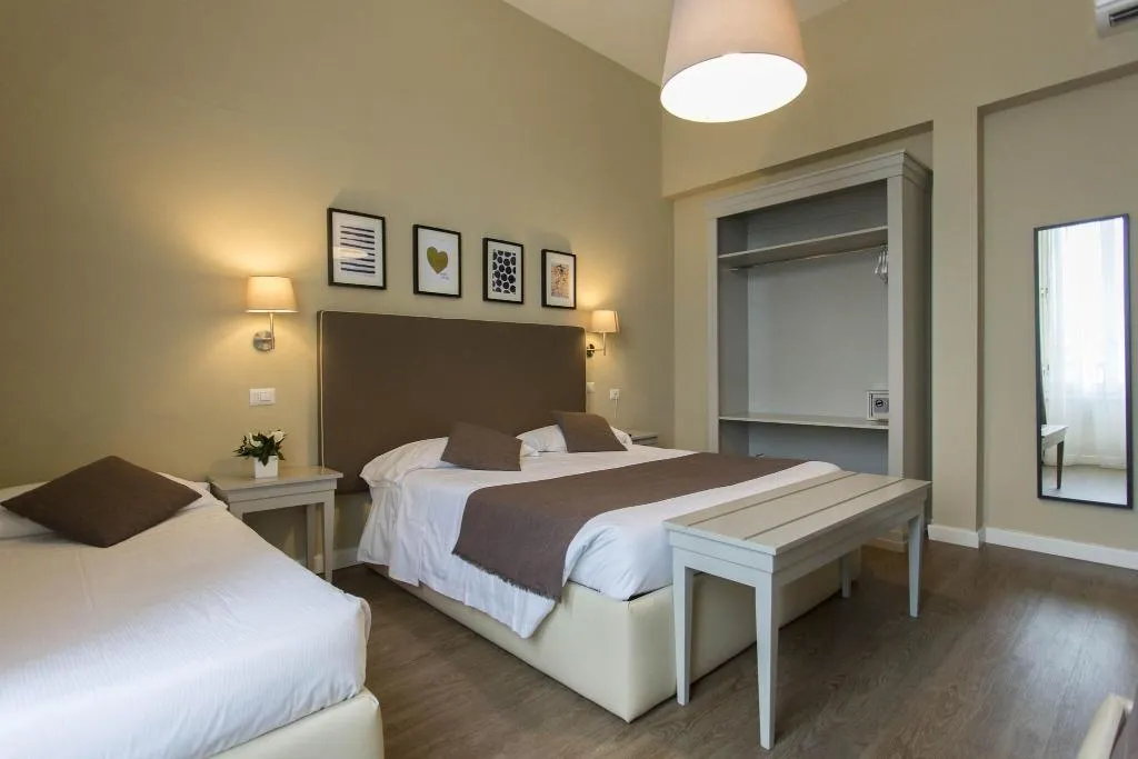 QUADRUPLE WITH DOUBLE BED Room, Dedo Boutique Hotel, Florence