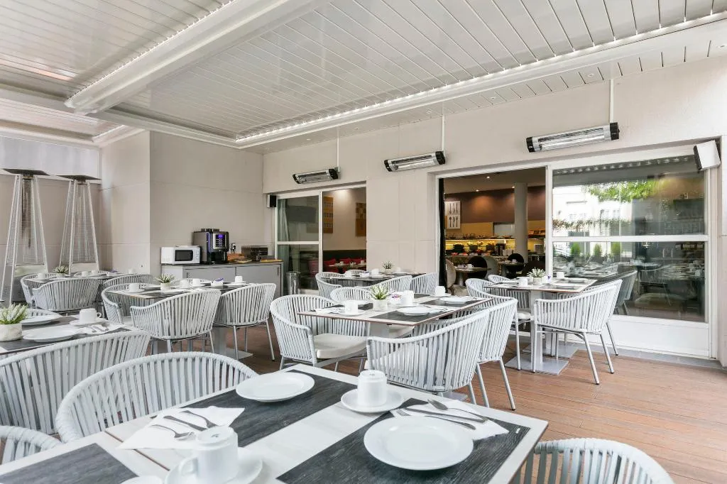 Terrace, Globales Acis & Galatea Hotel, Madrid