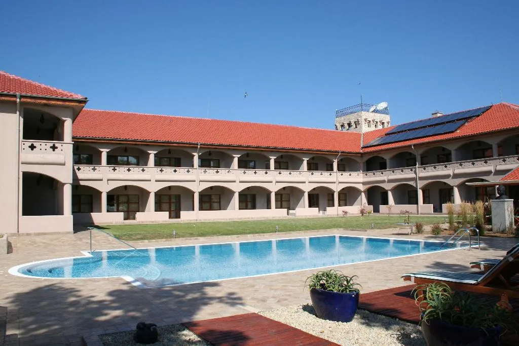 Pool, Hotel Mellow, Bourgas