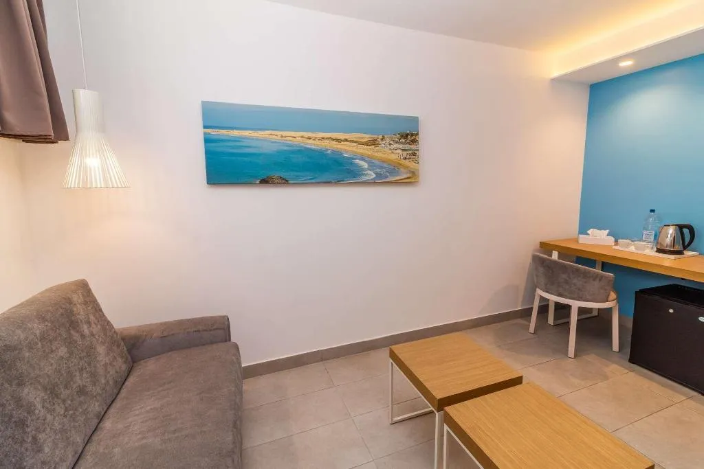 Room, Akeah Broncemar, Gran Canaria