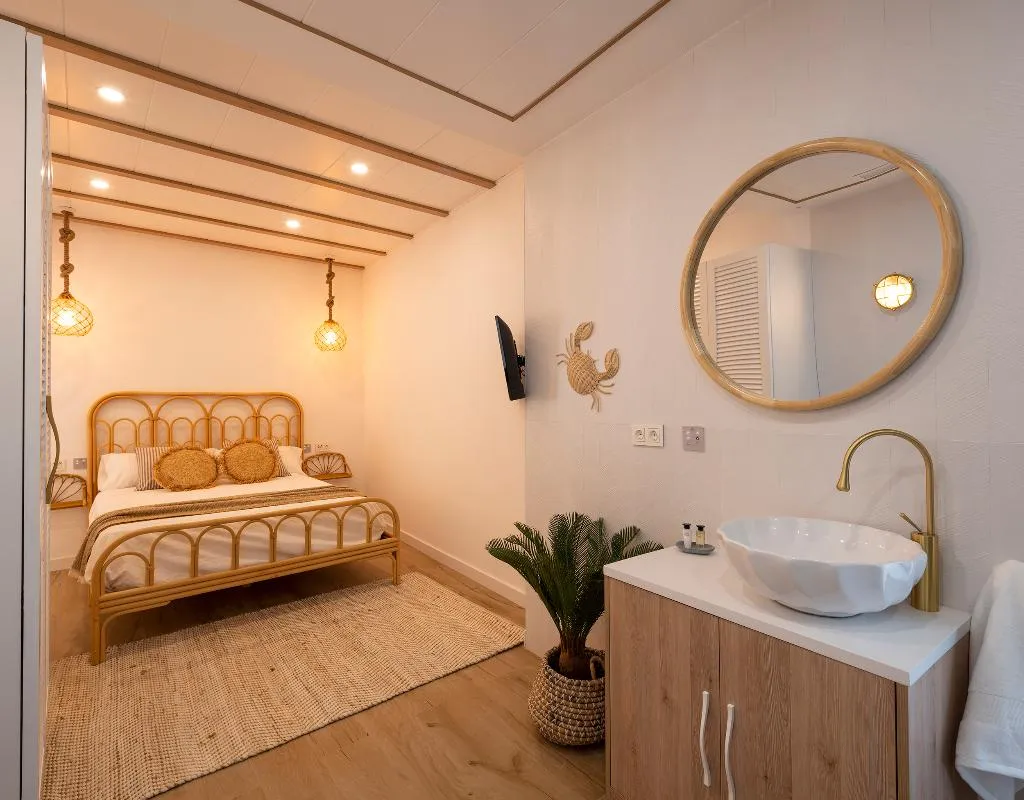 APARTMENT TWO BEDROOMS TWO BATHROOMS Room, Palatina Concept Suites, Andalucia