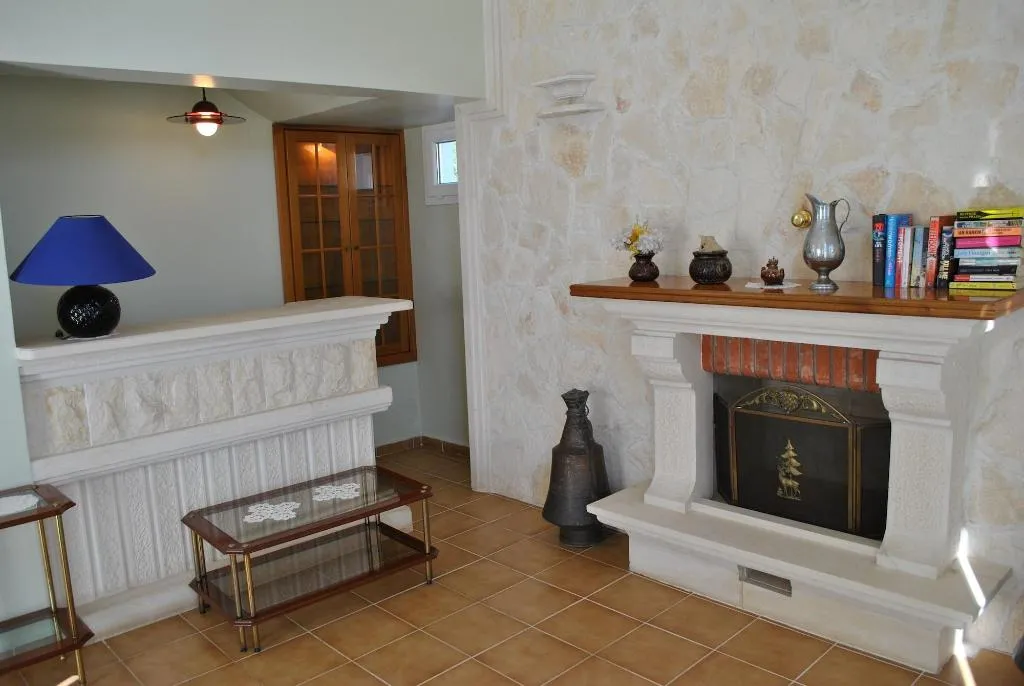 Room, Dionysia, Antalya