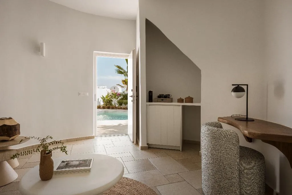 SUITE WITH PRIVATE POOL Room, Amaria Beach Resort, Athens
