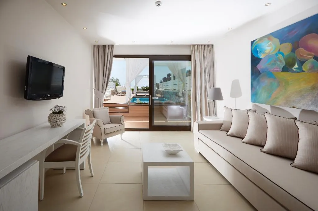 SUITE WITH PRIVATE POOL Room, Kassandra Bay Resort, Suites & SPA, Skiathos