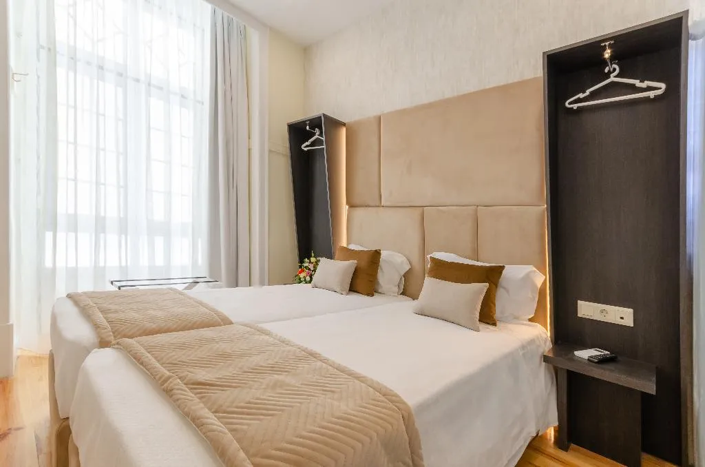 DOUBLE SUPERIOR Room, Hotel Duas Nacoes, Lisbon