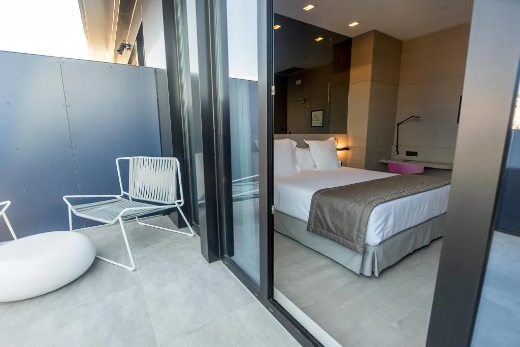 Double or Twin WITH TERRACE Room, Negresco Princess, Barcelona
