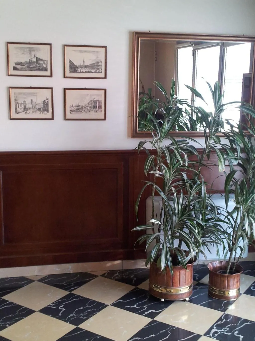 Lobby, Regit, Venice