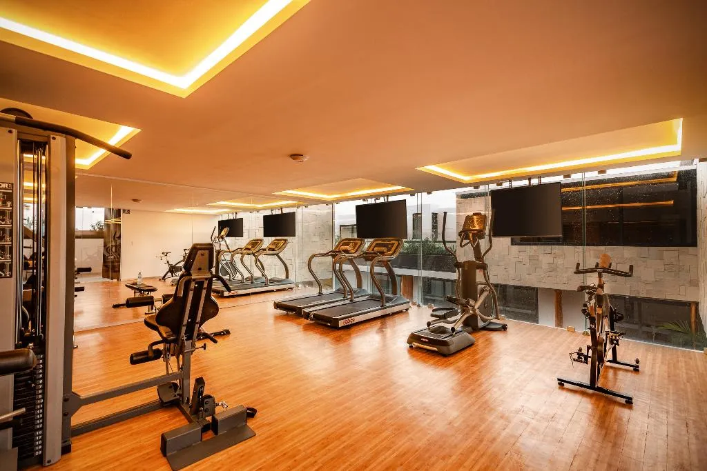 Sports and Entertainment, The Shore At 46th, Playa Del Carmen