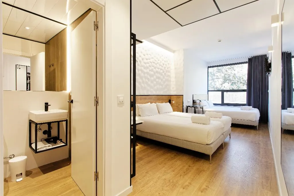 QUADRUPLE STANDARD Room, Green House Hotel, Barcelona