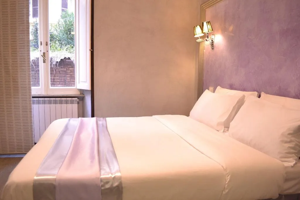 Room, Tiburtina House, Rome