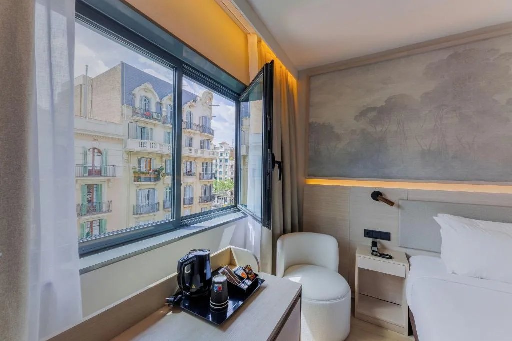 DOUBLE SINGLE USE QUEEN SIZE BED Room, Hotel Vilamari, Barcelona